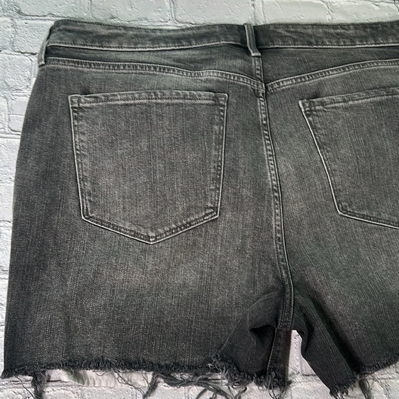 Old Navy Women’s High Rise Shorts Secret Slim Pockets 18 NEW Gray Charcoal - Picture 15 of 15